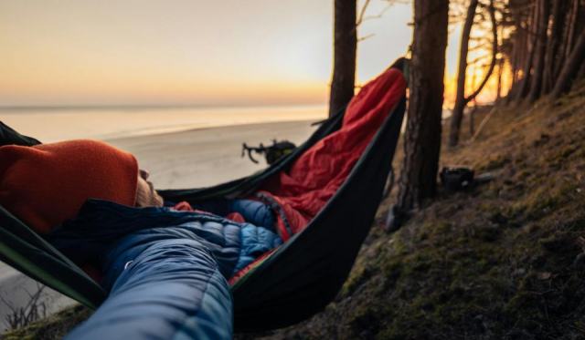 Sac de couchage bivouac : dormir en montagne sans tente, ce qu'il faut savoir