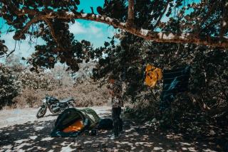 Sac de couchage moto-voyage : compact et résistant